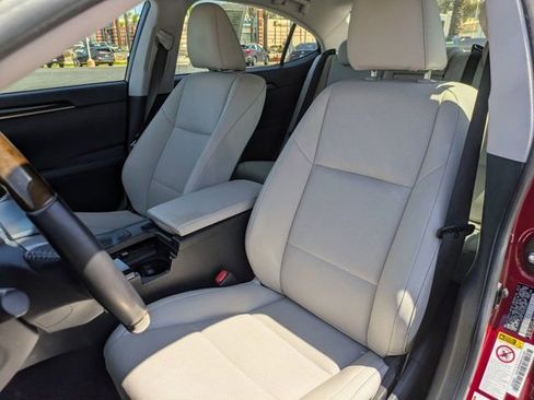 Used 2016 Lexus ES 350 w/ Premium Package w/Wood Trim FWD image 11