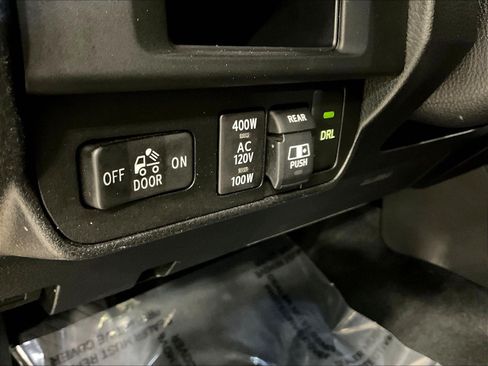 Used 2017 Toyota Tacoma Limited w/ Tow Package AWD/4WD image 38