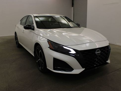New 2026 Nissan Altima 2.5 SR FWD image 6