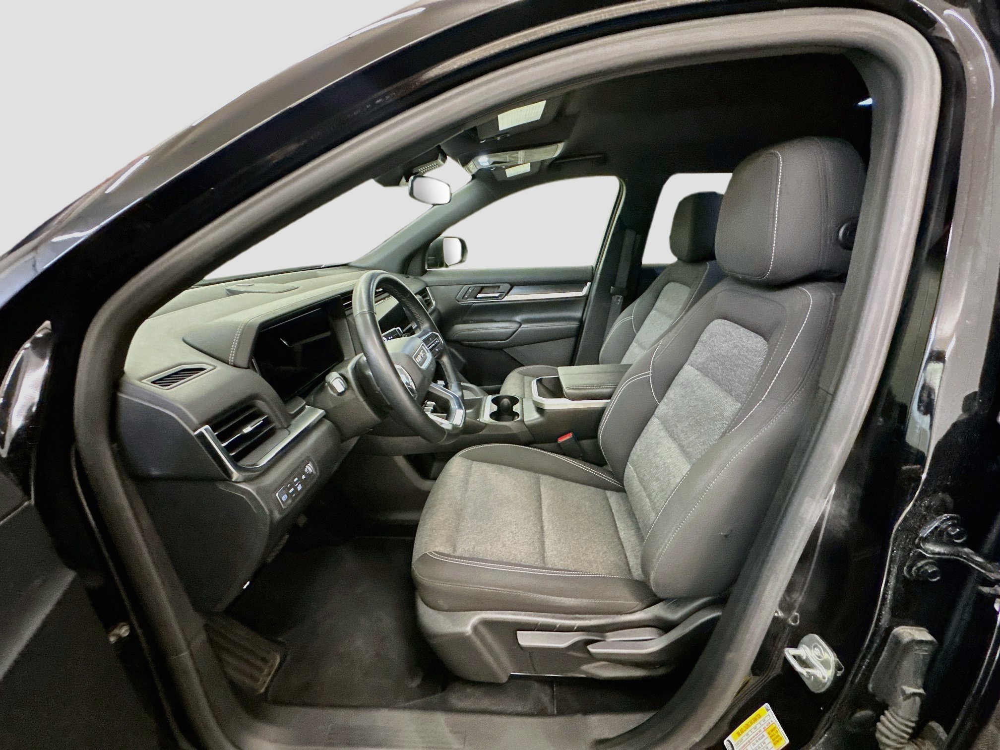 Used 2025 GMC Terrain Elevation AWD/4WD image 13