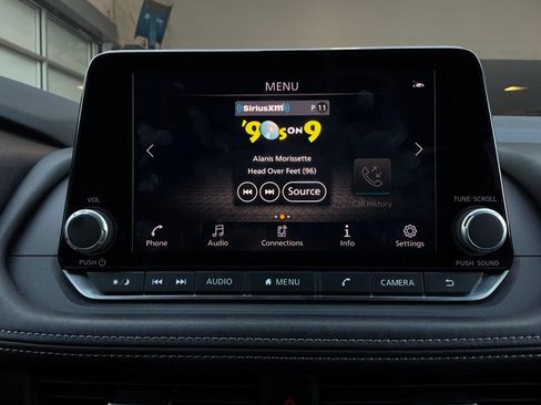 Used 2025 Nissan Rogue SV AWD/4WD image 33
