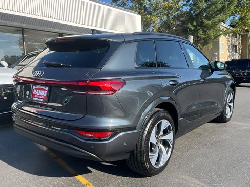 Used 2025 Audi Q6 e-tron Premium Plus w/ Premium Plus AWD/4WD image 11