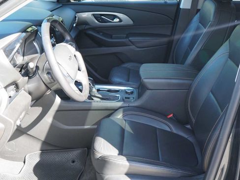 Used 2021 Chevrolet Traverse RS w/ LPO, Cargo Package FWD image 9