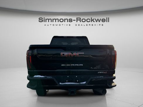 Used 2024 GMC Sierra 2500 AT4 image 15