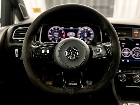 Used 2019 Volkswagen Golf R 4-Door AWD/4WD image 31
