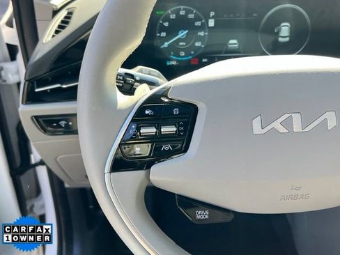 Used 2024 Kia Niro Wave w/ Wave Preserve Package FWD image 23