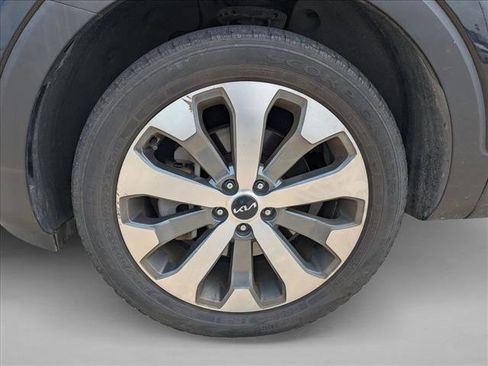 Used 2022 Kia Telluride S FWD image 18