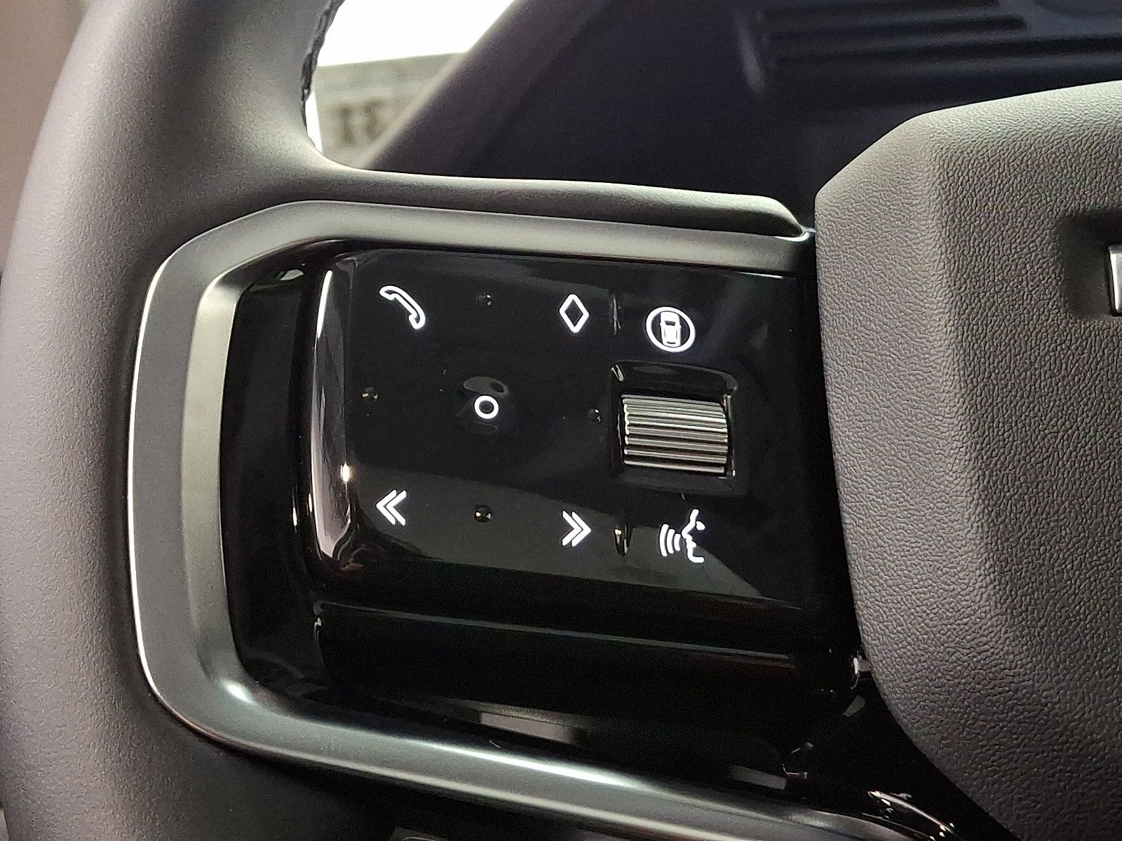 Certified 2025 Land Rover Discovery Sport S AWD/4WD image 22