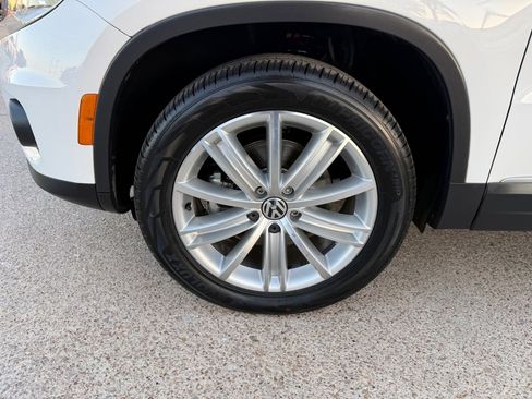 Used 2014 Volkswagen Tiguan SEL image 13