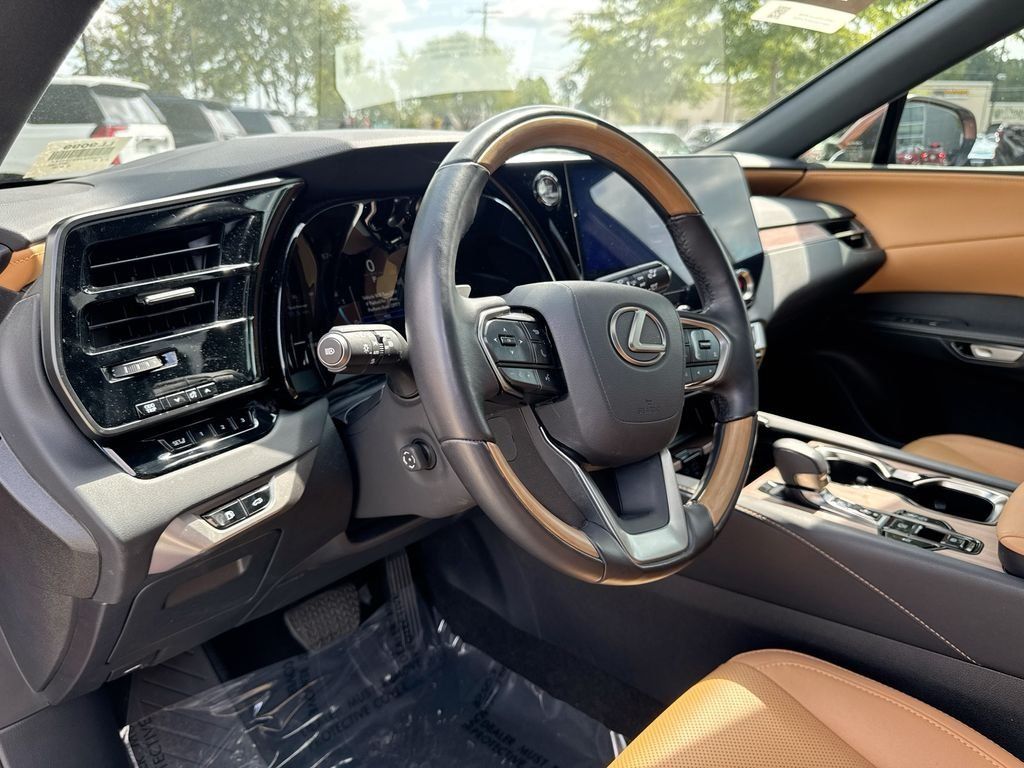 Used 2025 Lexus RX 350 Premium w/ Accessory Package (Z1) FWD image 21