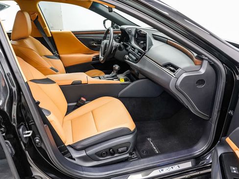 Used 2025 Lexus ES 350 w/ Premium Package FWD image 17