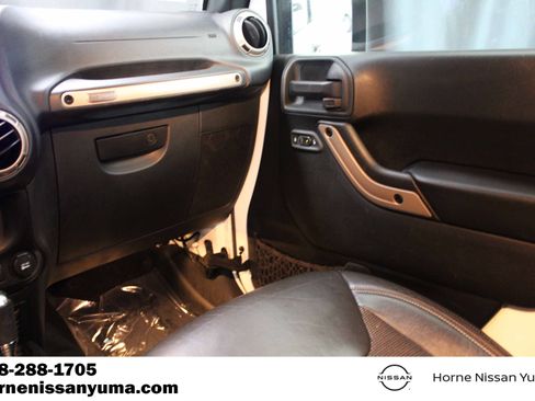 Used 2017 Jeep Wrangler Sahara AWD/4WD image 10