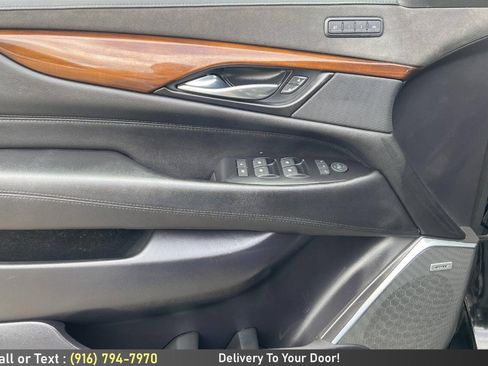 Used 2020 Cadillac Escalade ESV Premium Luxury AWD/4WD image 19