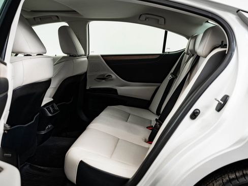 Certified 2023 Lexus ES 250 w/ Premium Package image 43