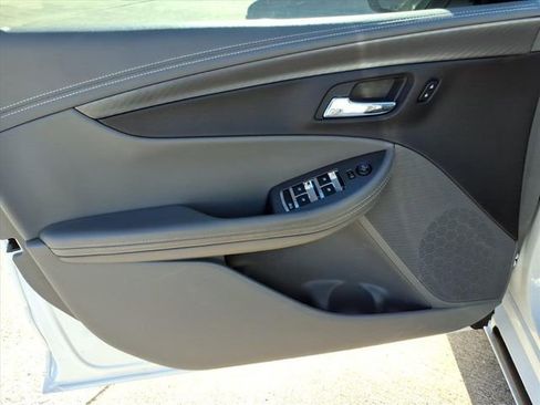 Used 2015 Chevrolet Impala LS w/ LS Convenience Package image 17