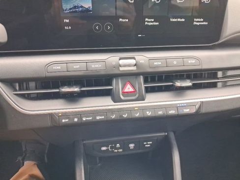 Used 2025 Kia K4 FWD image 15
