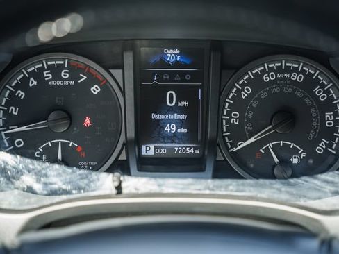 Used 2021 Toyota Tacoma TRD Off-Road AWD/4WD image 51