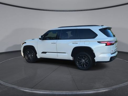 Used 2023 Toyota Sequoia Platinum AWD/4WD image 6