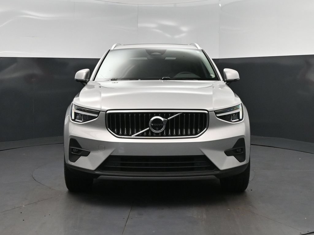 Used 2025 Volvo XC40 B5 Plus AWD/4WD image 10