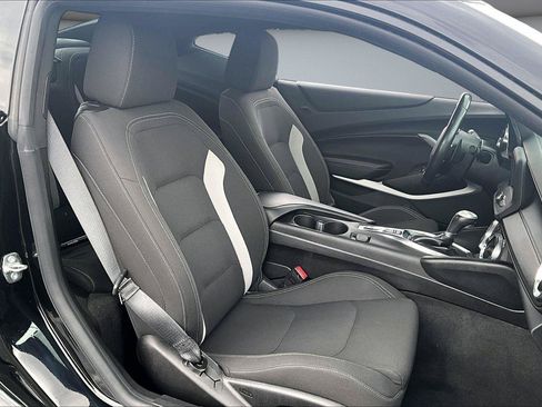 Used 2018 Chevrolet Camaro LT RWD image 26