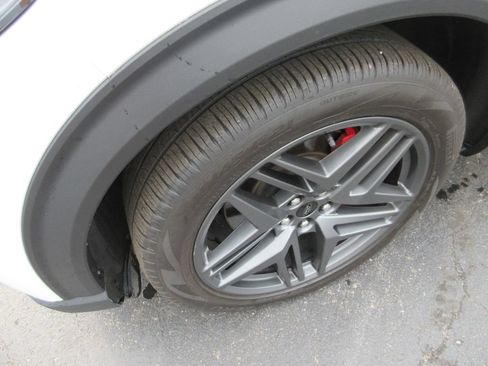 Used 2025 Ford Explorer ST AWD/4WD image 14