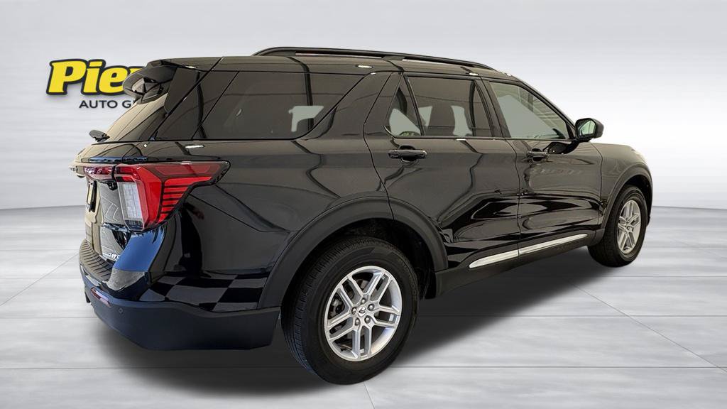Used 2025 Ford Explorer Active AWD/4WD image 8