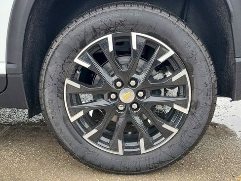 New 2026 Chevrolet Traverse LT image 8