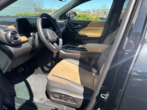 Used 2026 Chevrolet Equinox ACTIV image 7