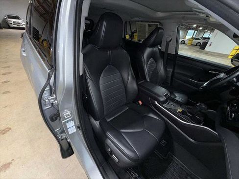 Certified 2021 Toyota Highlander XLE image 16