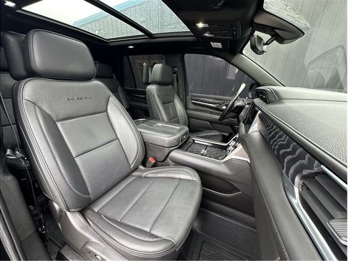 Used 2022 GMC Yukon Denali w/ Denali Ultimate Package image 15