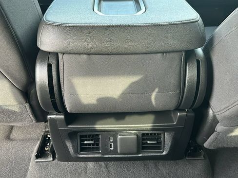 Used 2025 Chevrolet Silverado 1500 LT RWD image 31