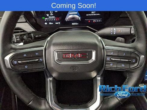 Used 2024 GMC Acadia Elevation AWD/4WD image 10