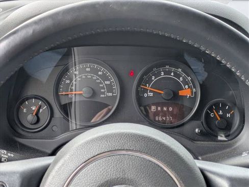 Used 2016 Jeep Patriot High Altitude AWD/4WD image 10