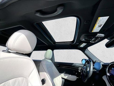 Used 2022 MINI Cooper SE image 17