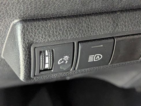 Used 2025 Toyota Corolla LE image 18