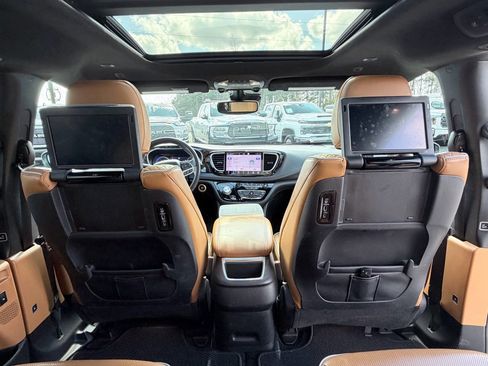 Used 2022 Chrysler Pacifica Pinnacle image 33