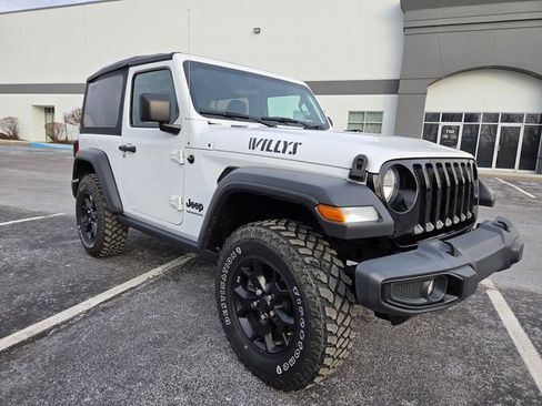 Used 2021 Jeep Wrangler Sport image 59