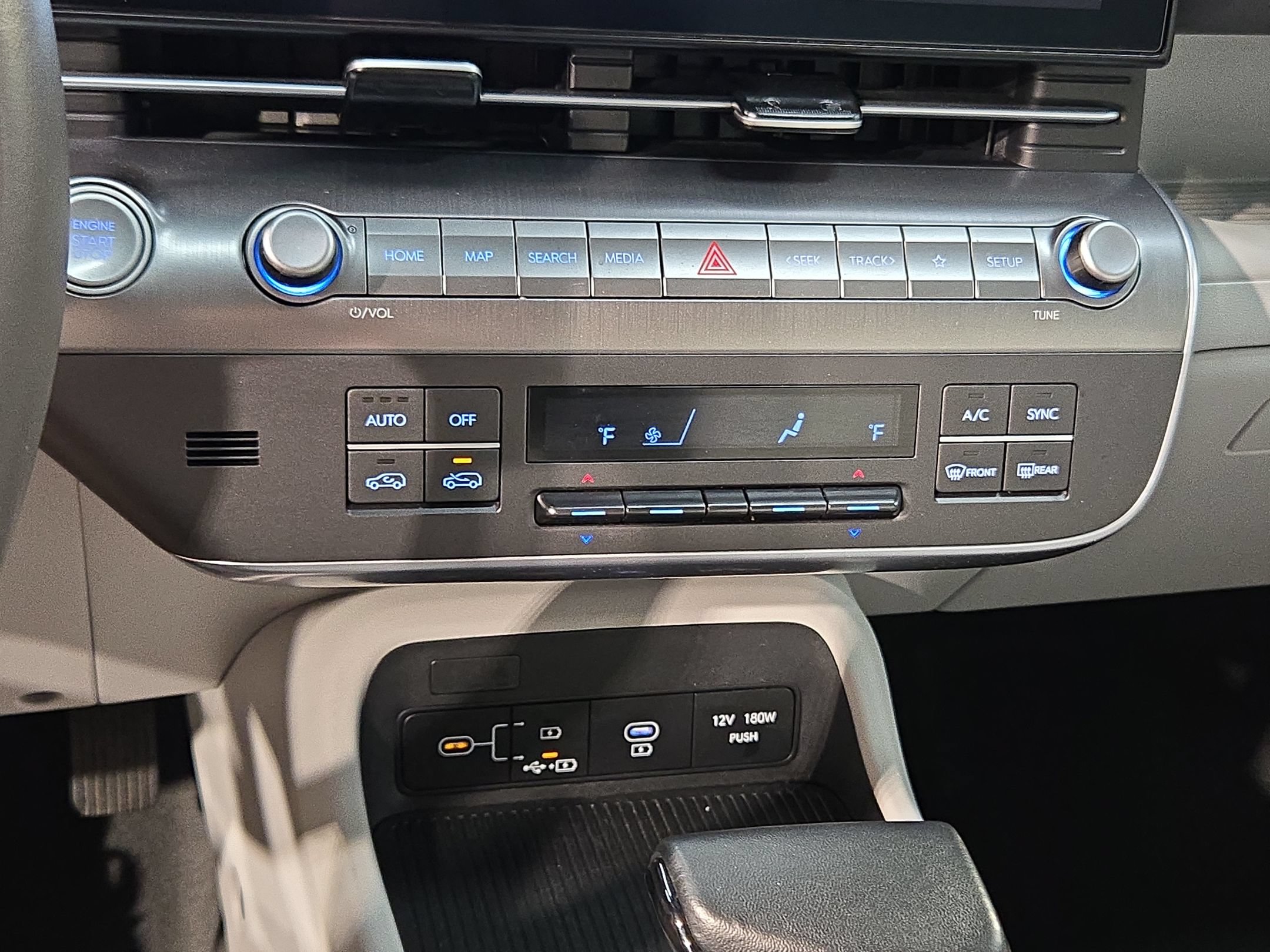 Used 2025 Hyundai Kona SEL FWD image 31