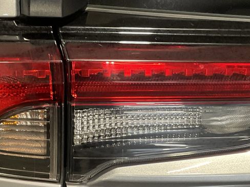 Used 2025 Toyota RAV4 XLE image 10