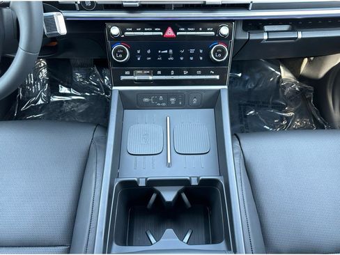 Used 2024 Hyundai Santa Fe Limited image 22