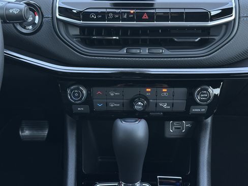 New 2026 Jeep Compass Latitude image 14