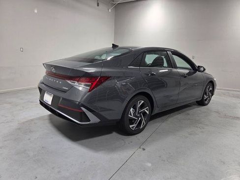 New 2026 Hyundai Elantra Limited FWD image 12