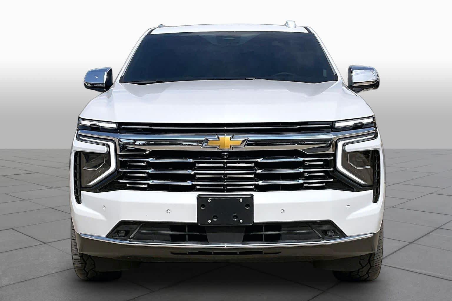 Used 2026 Chevrolet Suburban Premier w/ Sun And Tow Package RWD image 4
