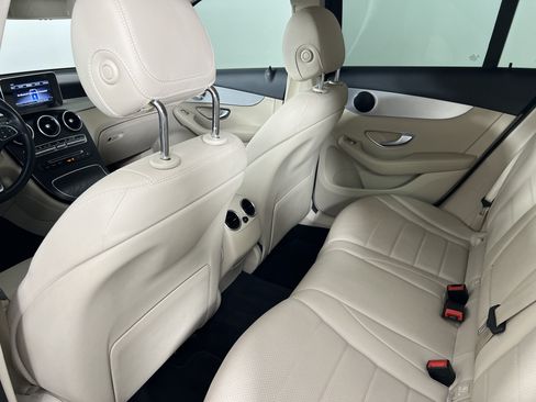 Used 2019 Mercedes-Benz GLC 300 4MATIC image 20