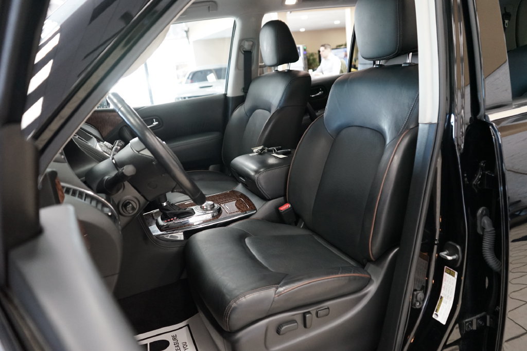 Used 2020 Nissan Armada SL w/ Premium Package AWD/4WD image 2
