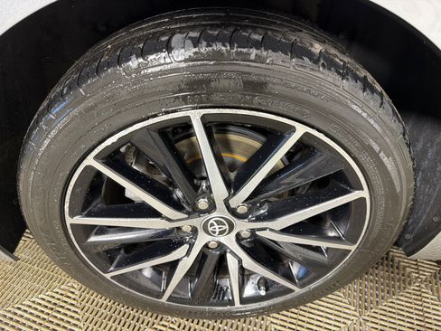 Used 2023 Toyota Camry SE FWD image 17