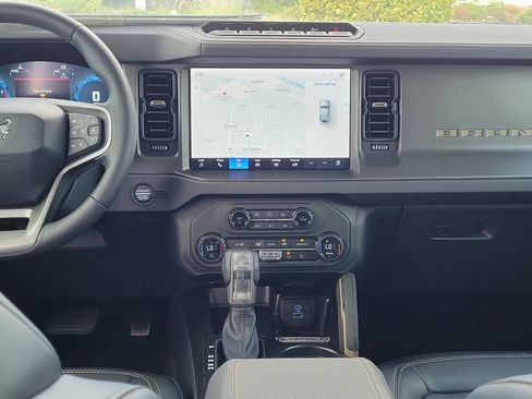 New 2025 Ford Bronco Badlands AWD/4WD image 16