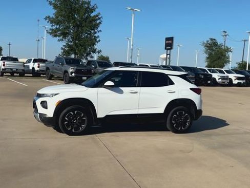 Certified 2023 Chevrolet TrailBlazer LT w/ Convenience Package FWD image 6