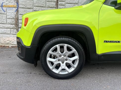 Used 2018 Jeep Renegade Latitude image 9