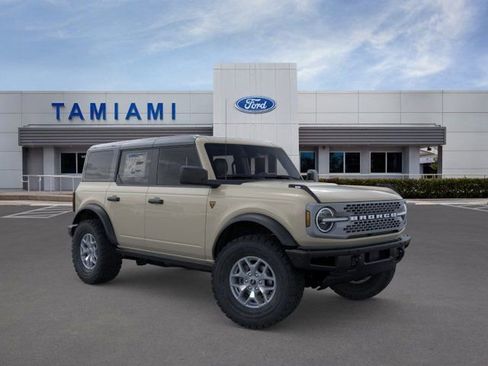 New 2025 Ford Bronco Badlands image 7